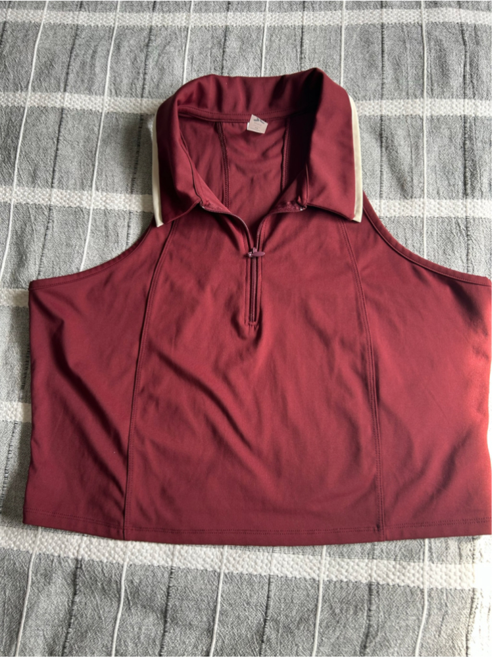 ๐ Old Navy Burgundy Powersoft Go-Dry Crop Top Size XL - Picture 3 of 6